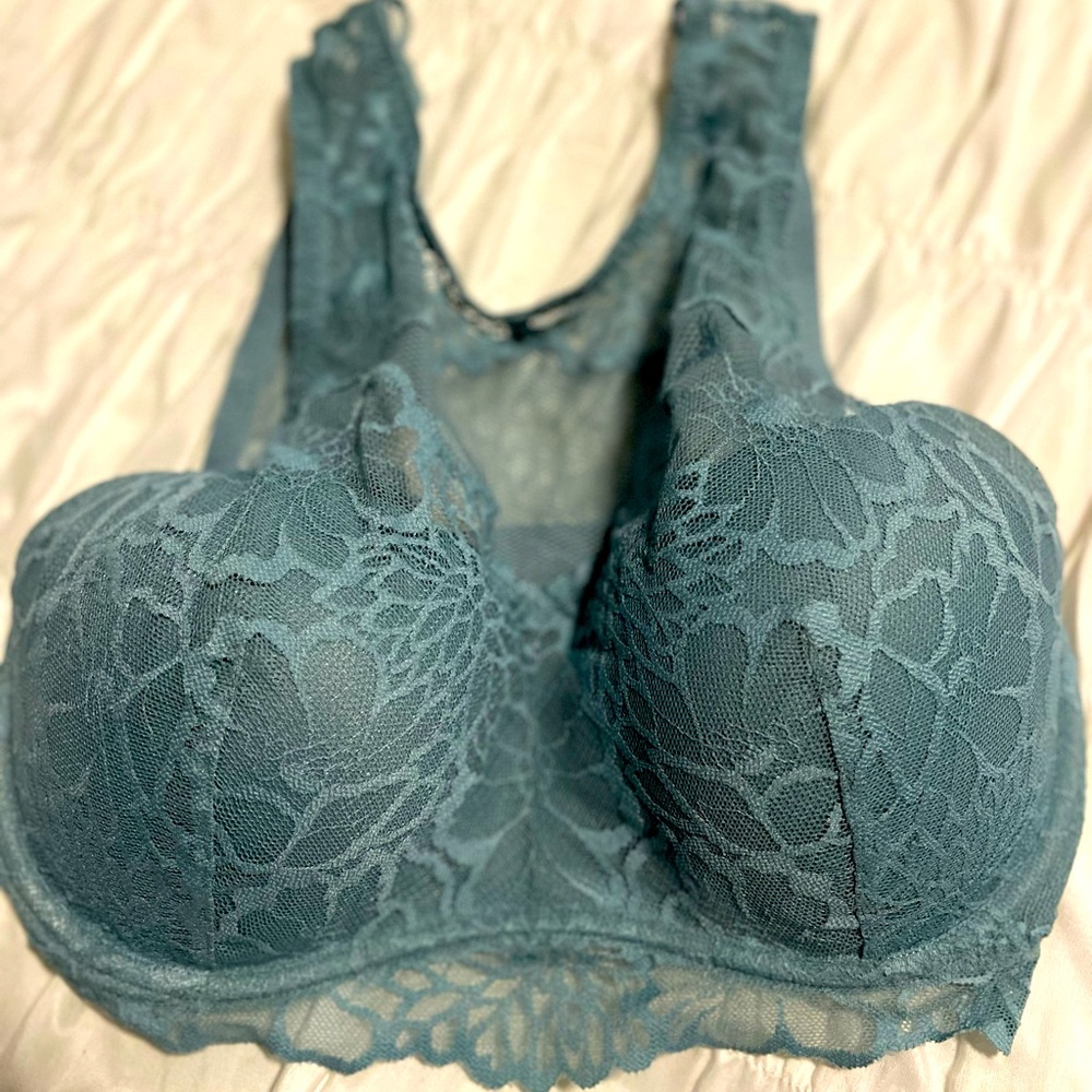 Victoria’s Secret PINK bralette. M-DD